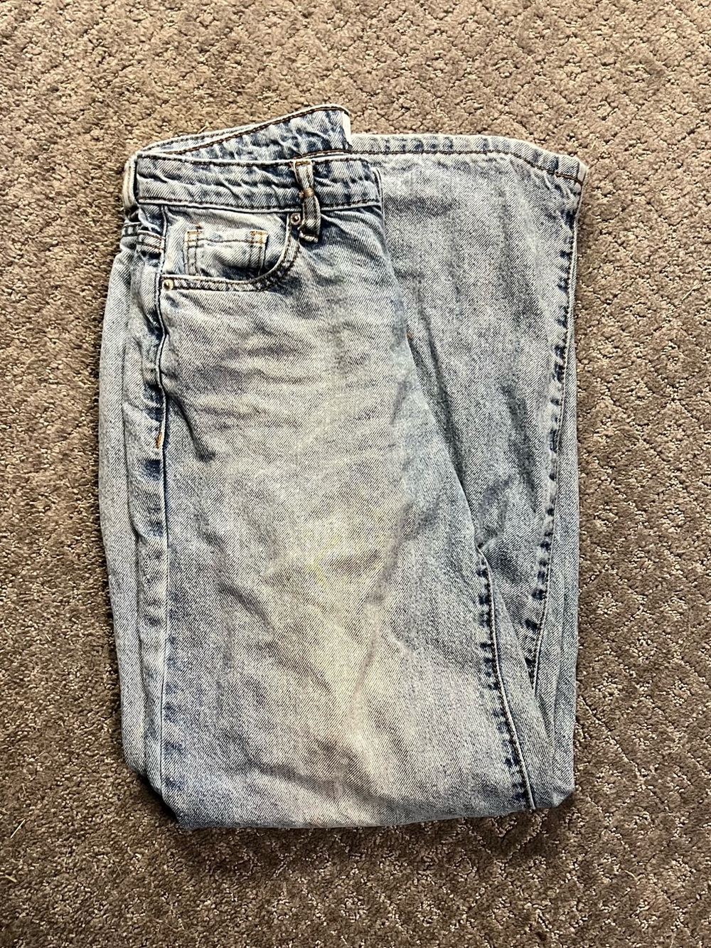 Light Wash Low-Rise Women’s Baggy Jeans